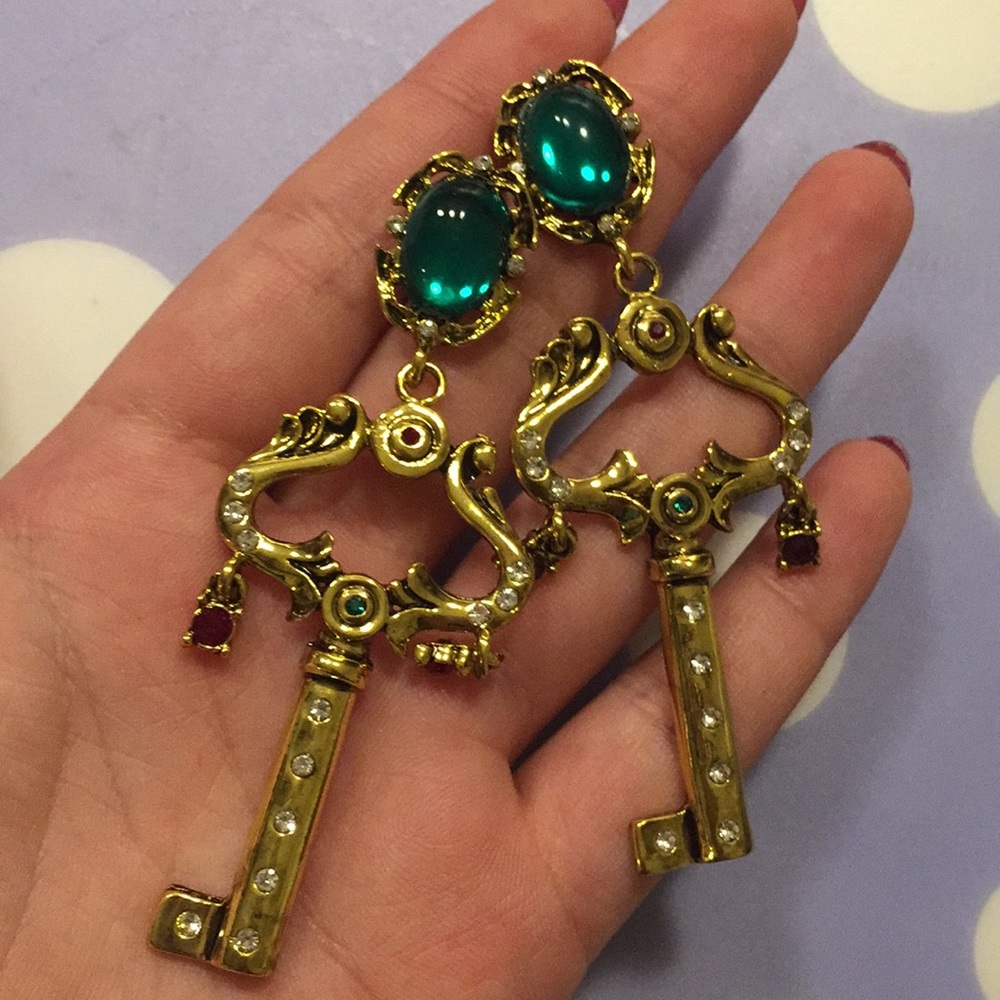 Gold-plaited vintage key pendant earrings